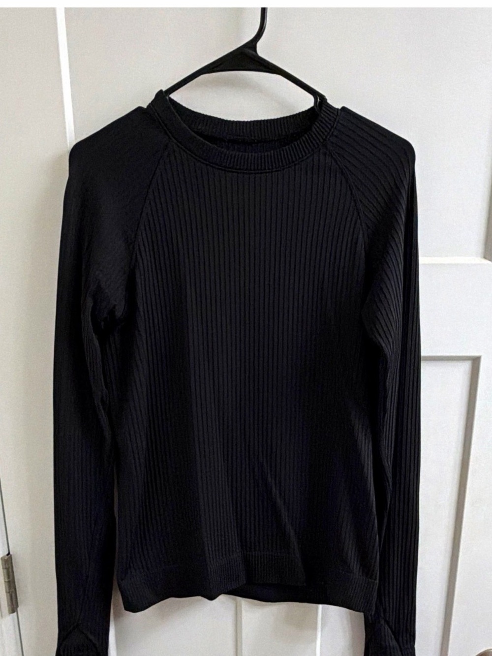 Lululemon Women's Black Ribbed Knit Crew Neck Long Sleeve Stretch Top, 8